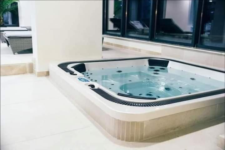 Alezzi Beach Resort Gorgeous Family Aparment Cu Piscina Navodari Exterior photo